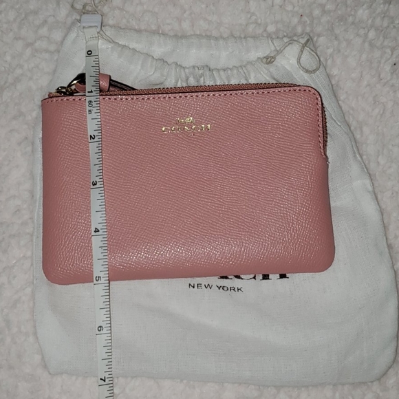 Coach - Picture 6 of 6